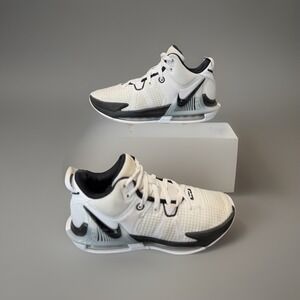 Nike LeBron Witness 7 TB Men's Size 7 White Black DZ3299-100
